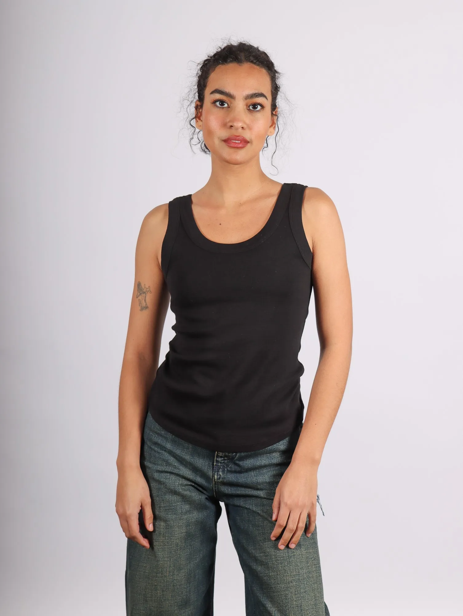 Everyday Singlet in Black by Kowtow