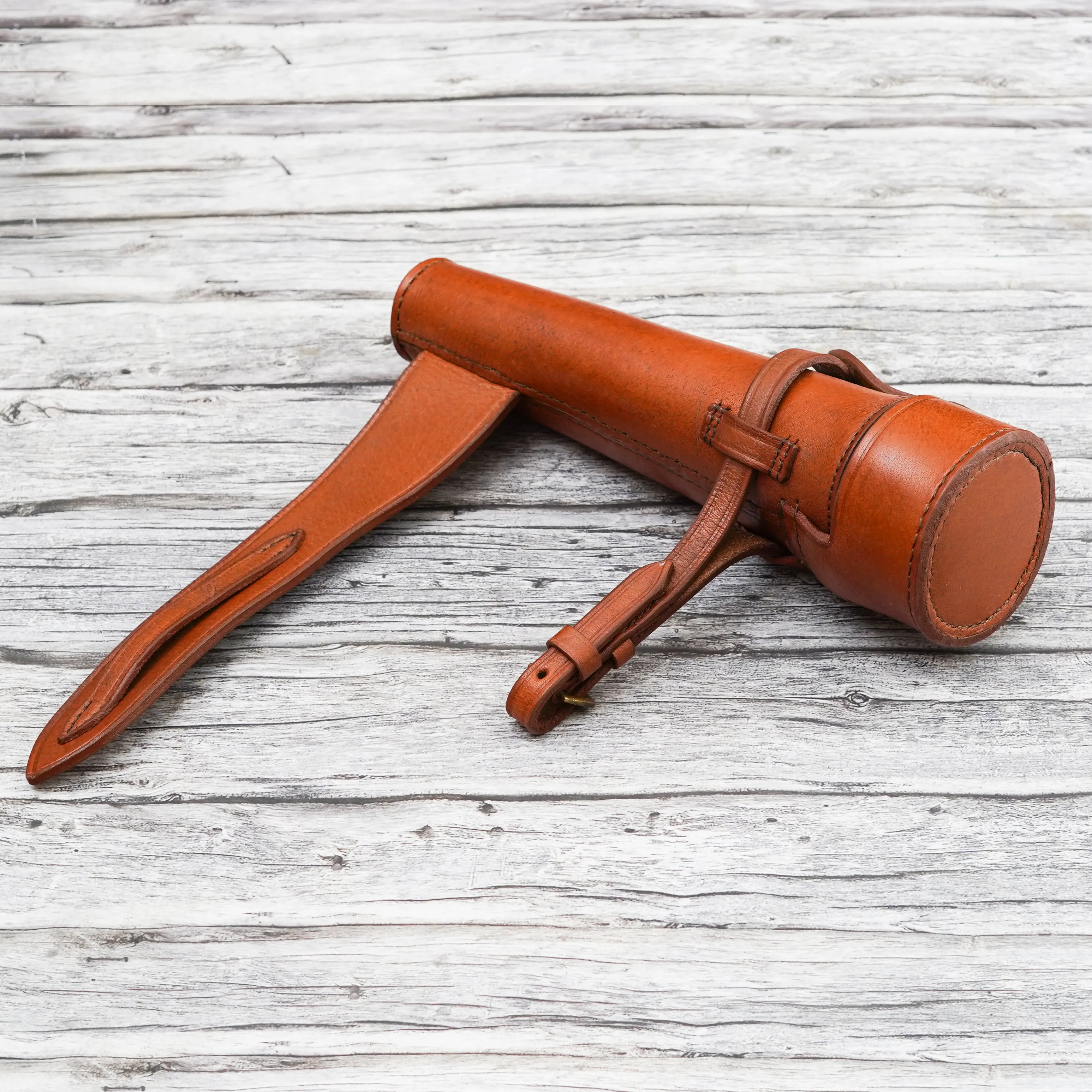 Leather Hunting Flask Case in Brown Saddle Leather