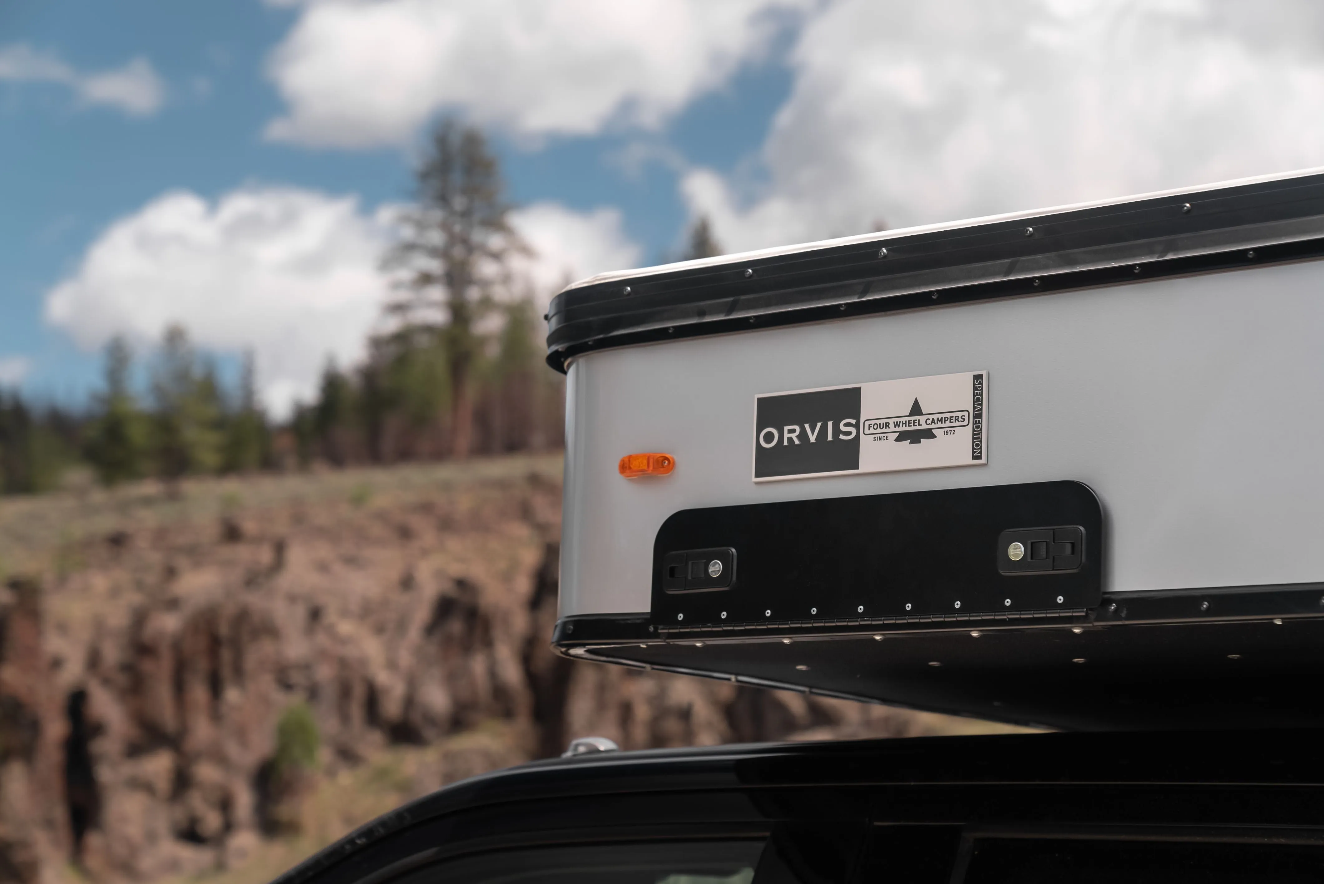 Orvis Special Edition Hawk Four Wheel Camper